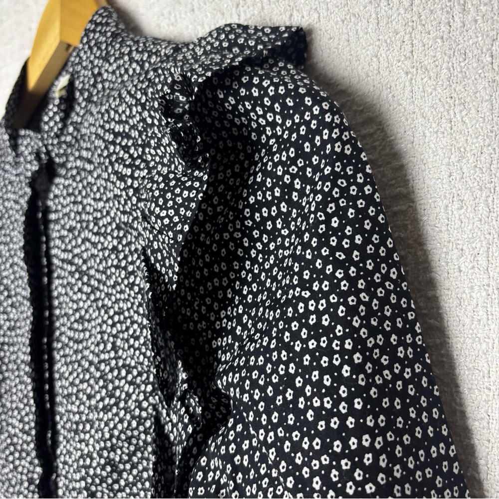 H&M Navy Ruffle Blouse‎ - Picture 7 of 10